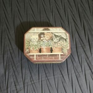 Vintage Keller Charles Cat-Themed Tin